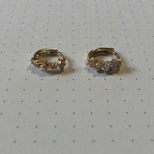 4/$20 urban outfitters star huggies earrings gold floral star feminine small